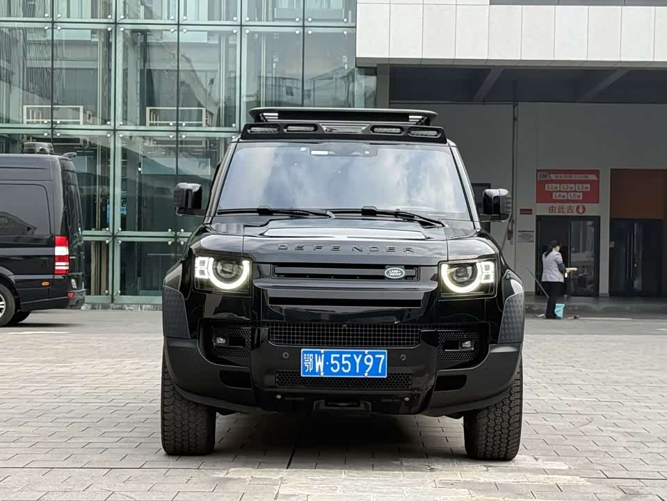 Land Rover guard