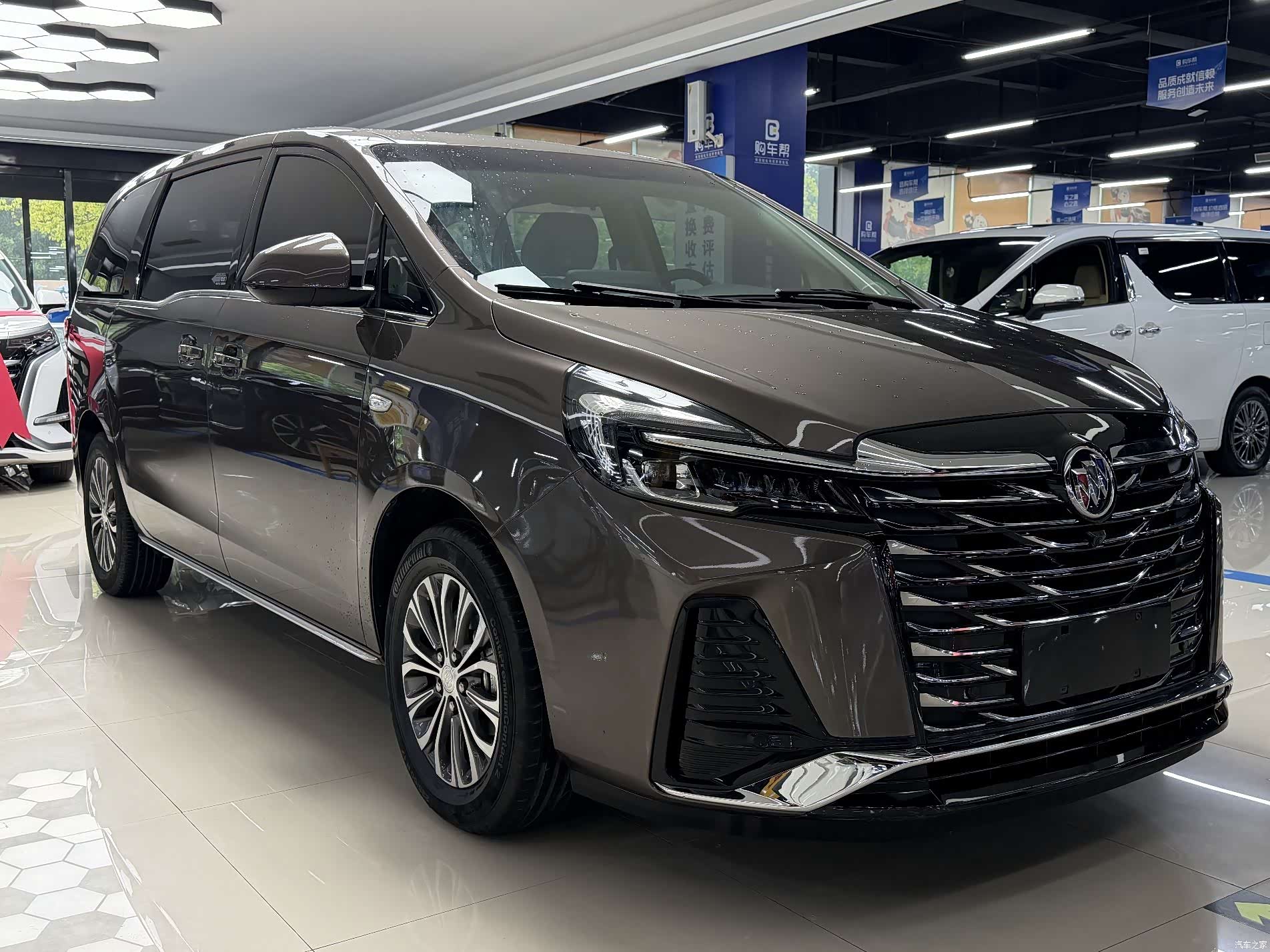 Buick GL8, 2023 3