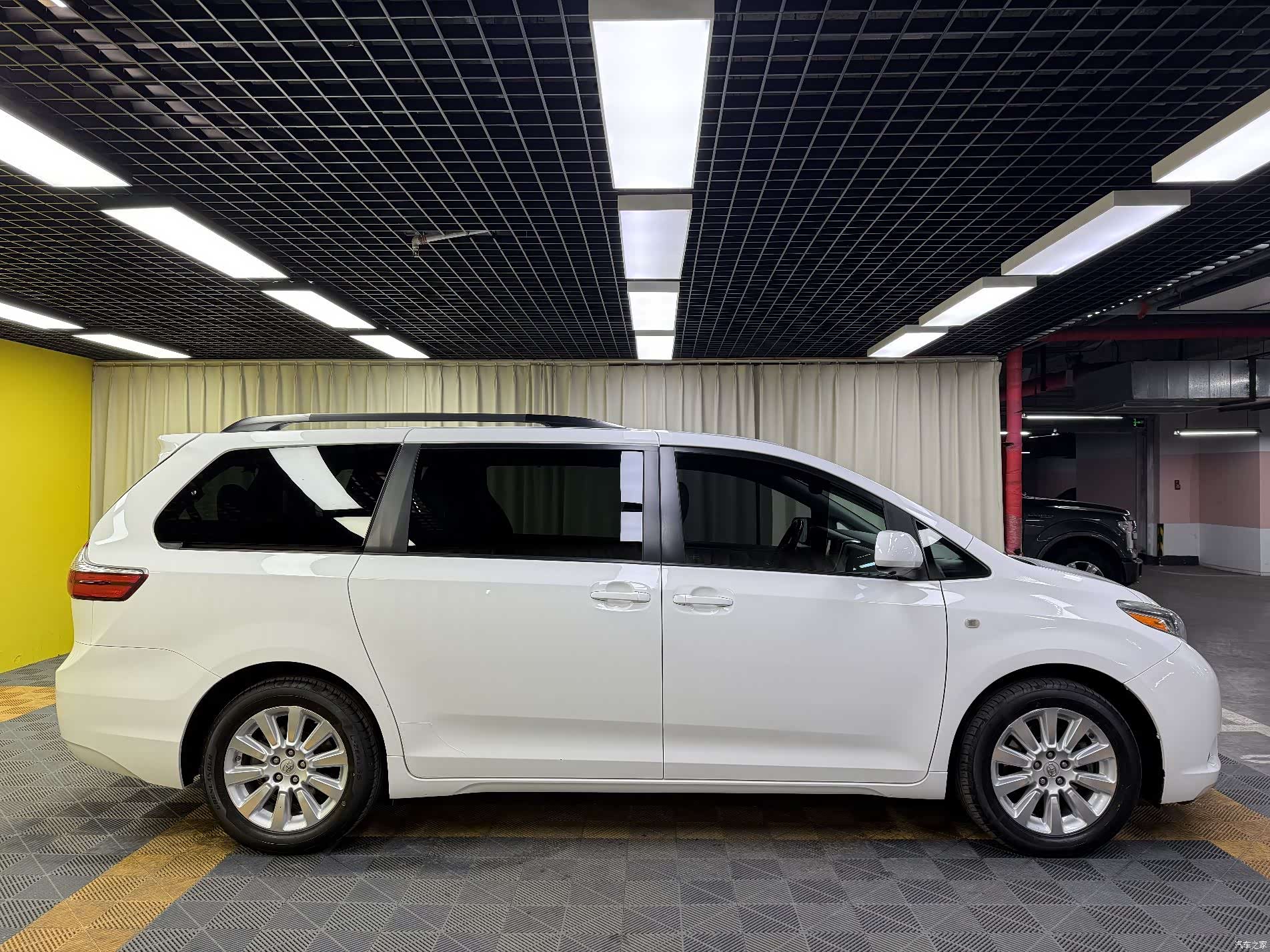 Toyota Sienna, 2015 7
