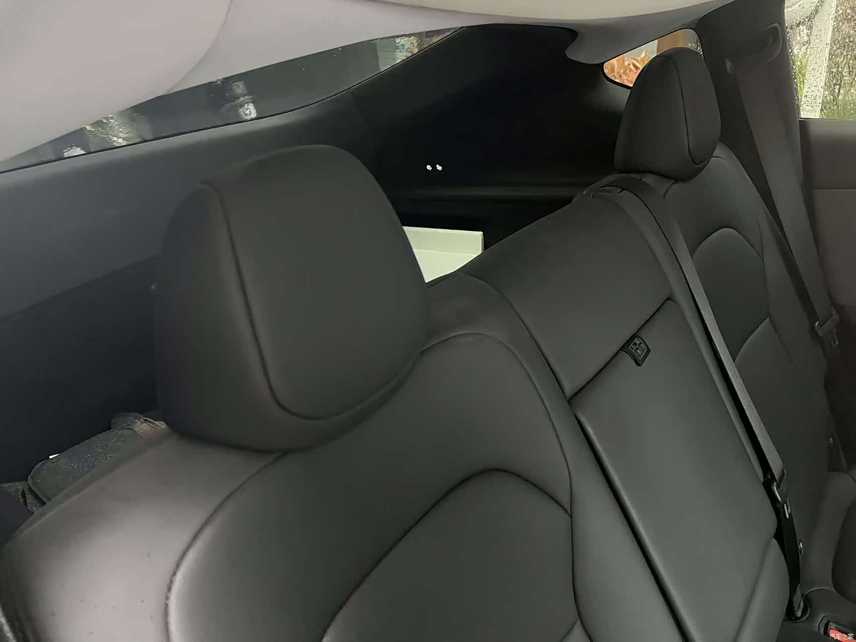 Tesla Model Y, 2025 6