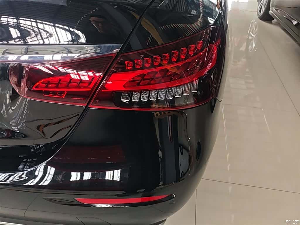 Mercedes-Benz E-Class, 2022 8