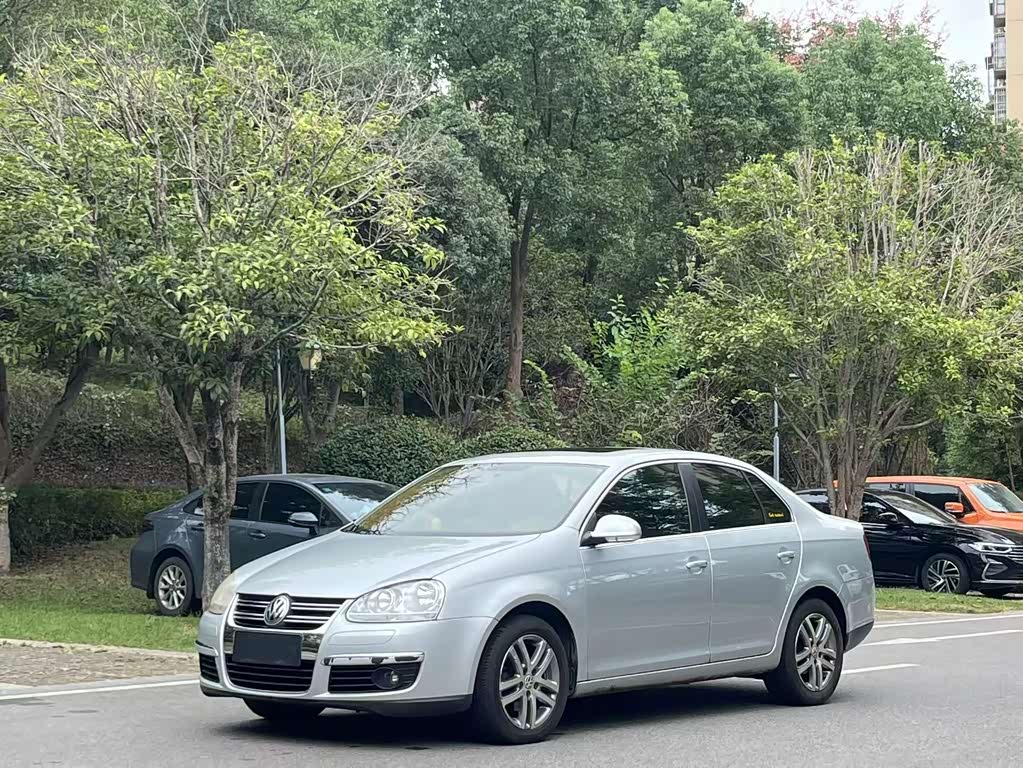 Volkswagen Sagitar 2009 1.6L AT Comfort