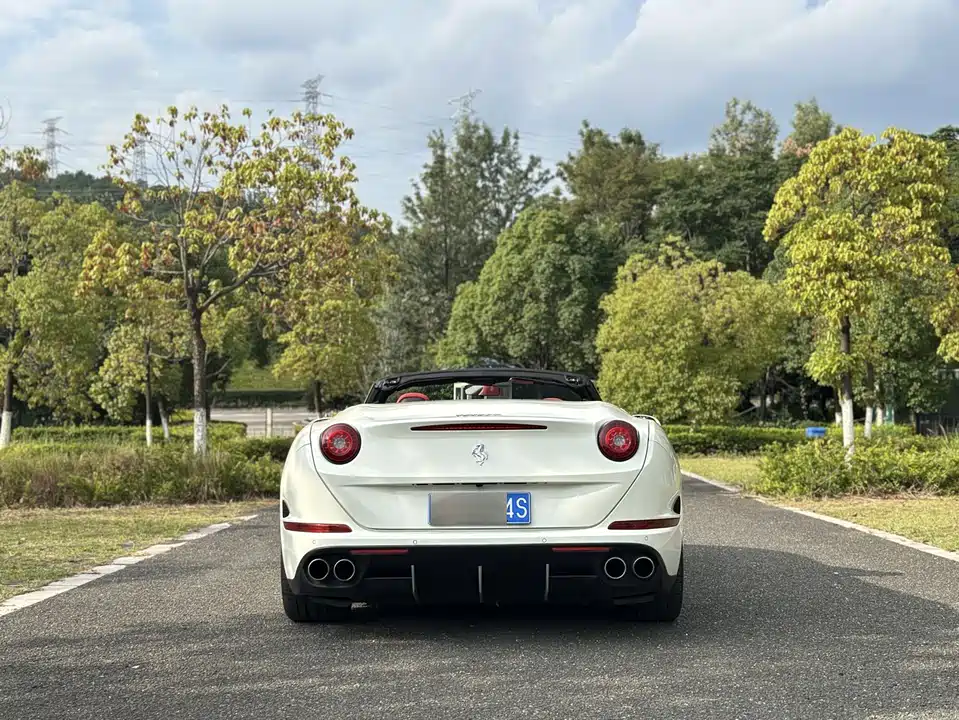 Ferrari California T