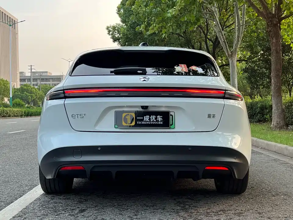 NIO ET5T