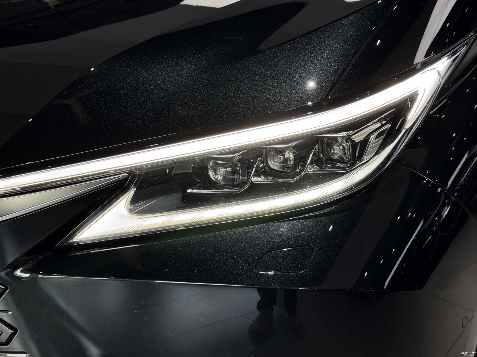 Lexus LM, 2024 6