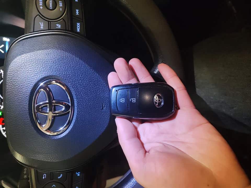 Toyota Corolla Sharp amplifier