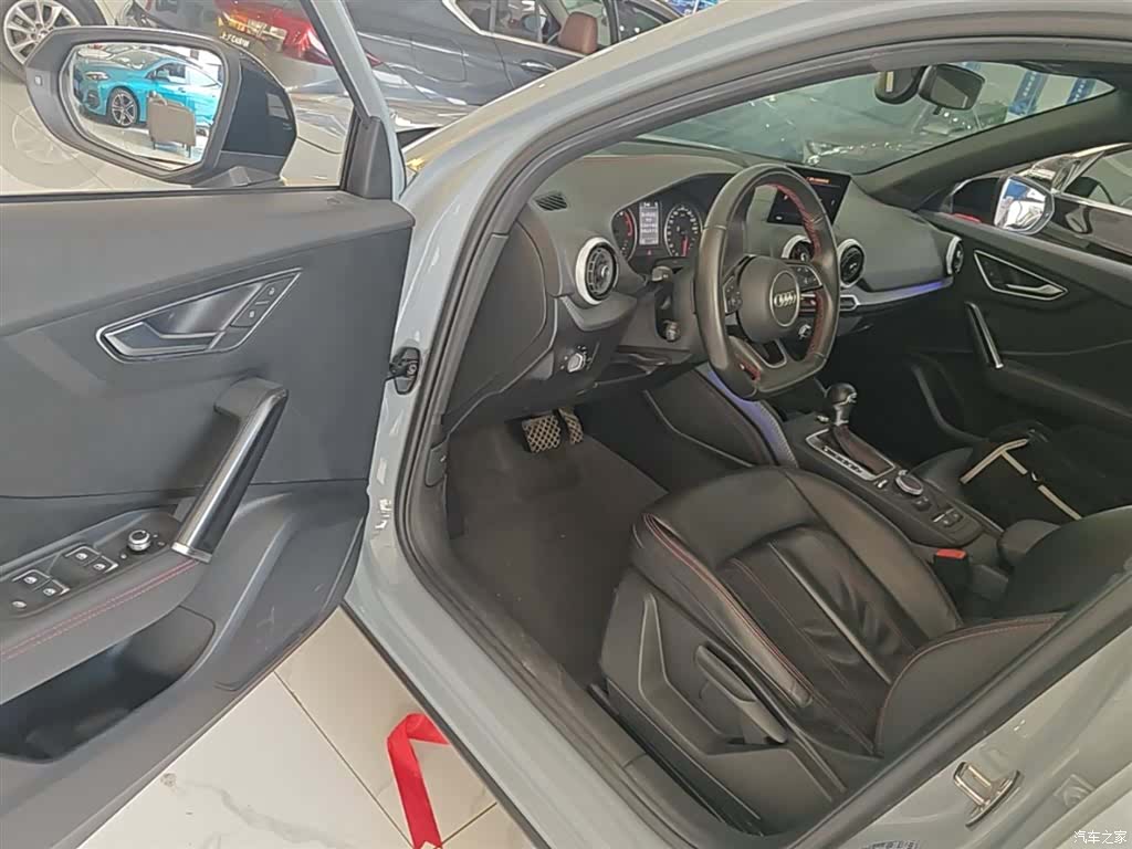 Audi Q2L, 2023 16