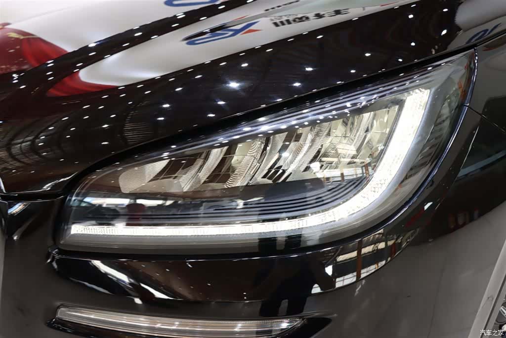 Lincoln Corsair, 2022 7
