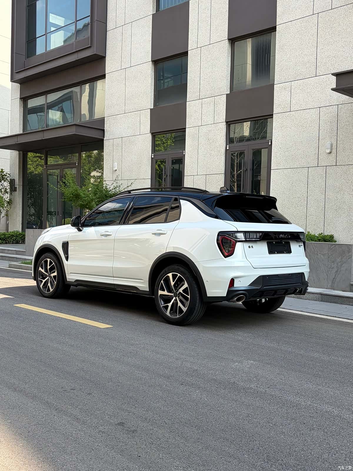 Lynk & Co 01, 2021 все фото