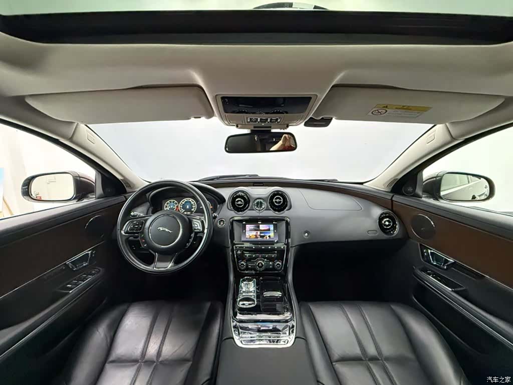 Jaguar XJ, 2017 17