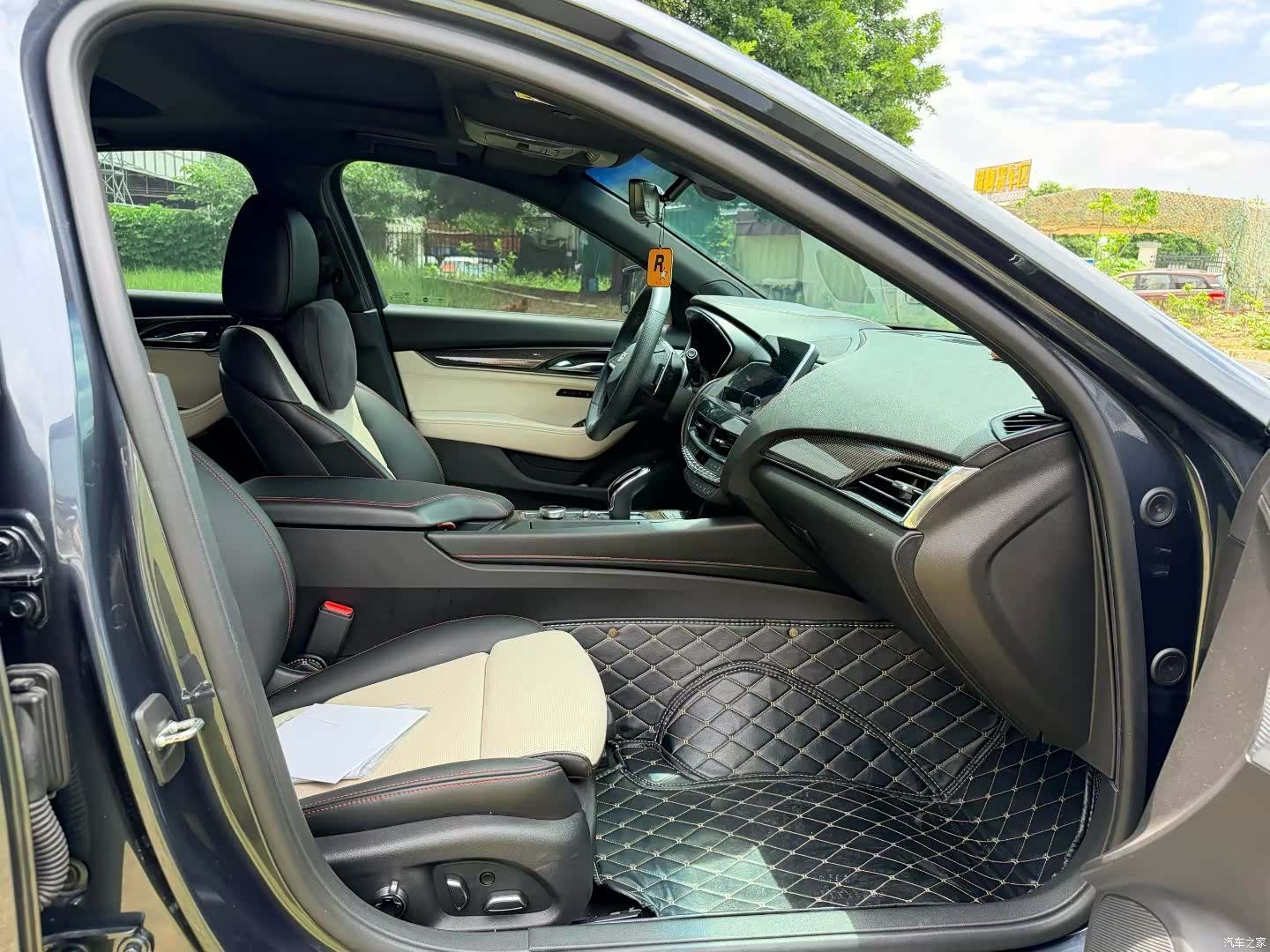 Cadillac CT5, 2022 все фото