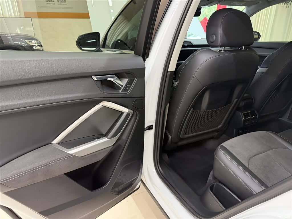 Audi Q3, 2023 17