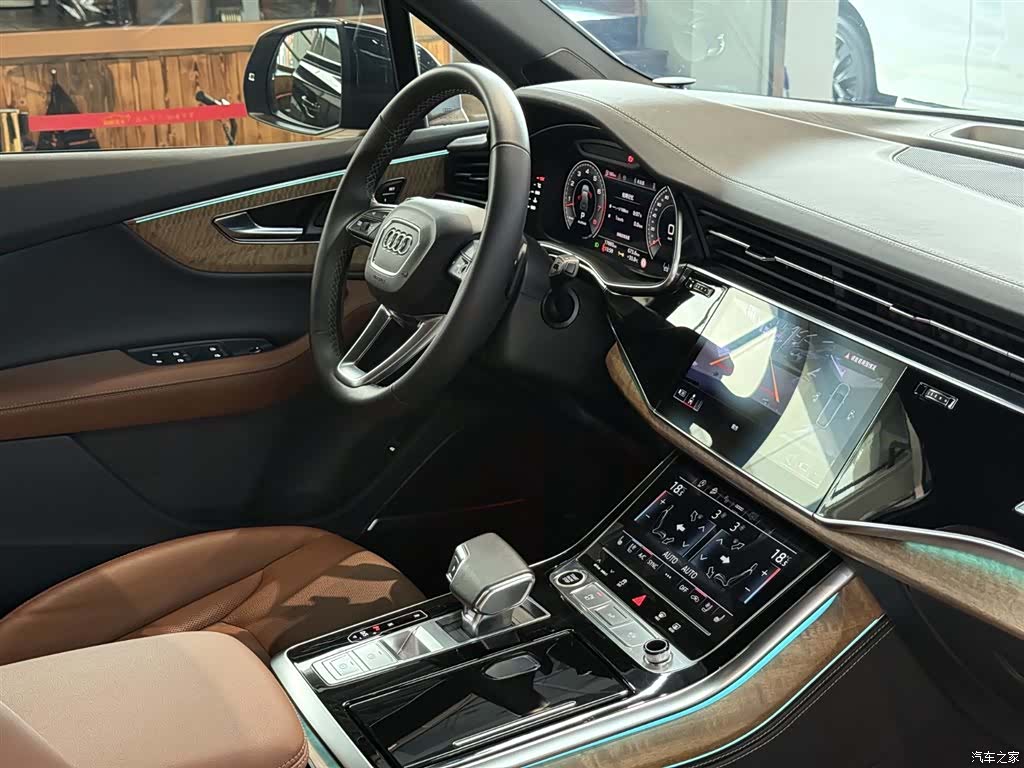 Audi Q7, 2025 19