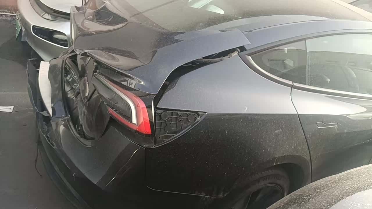 Tesla Model 3, 2024 23