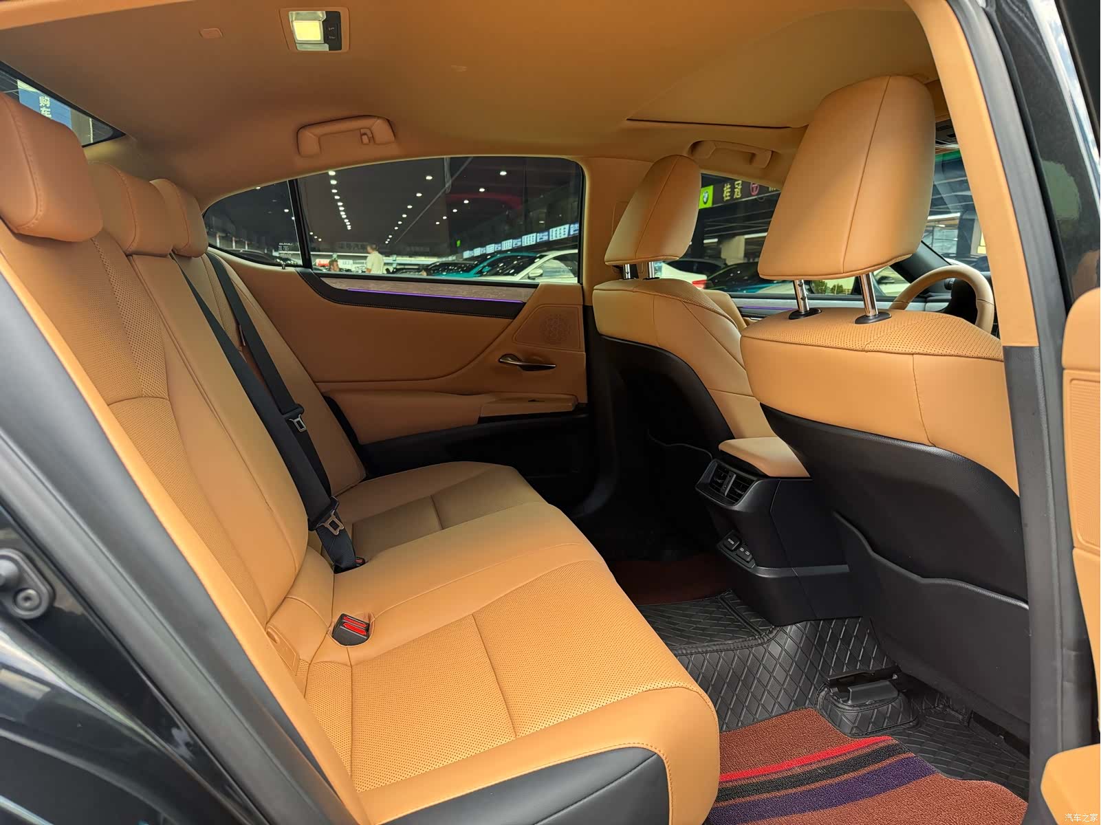 Lexus ES, 2026 10