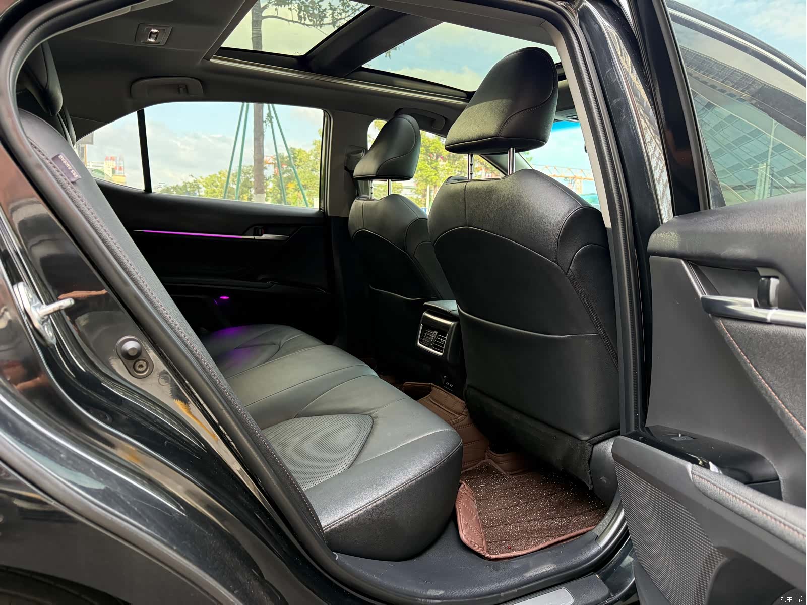 Toyota Camry, 2021 11