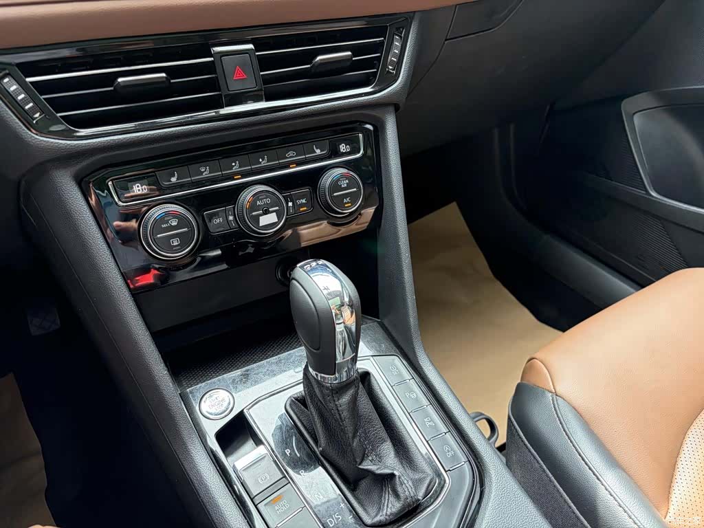 Volkswagen Tharu, 2018 10