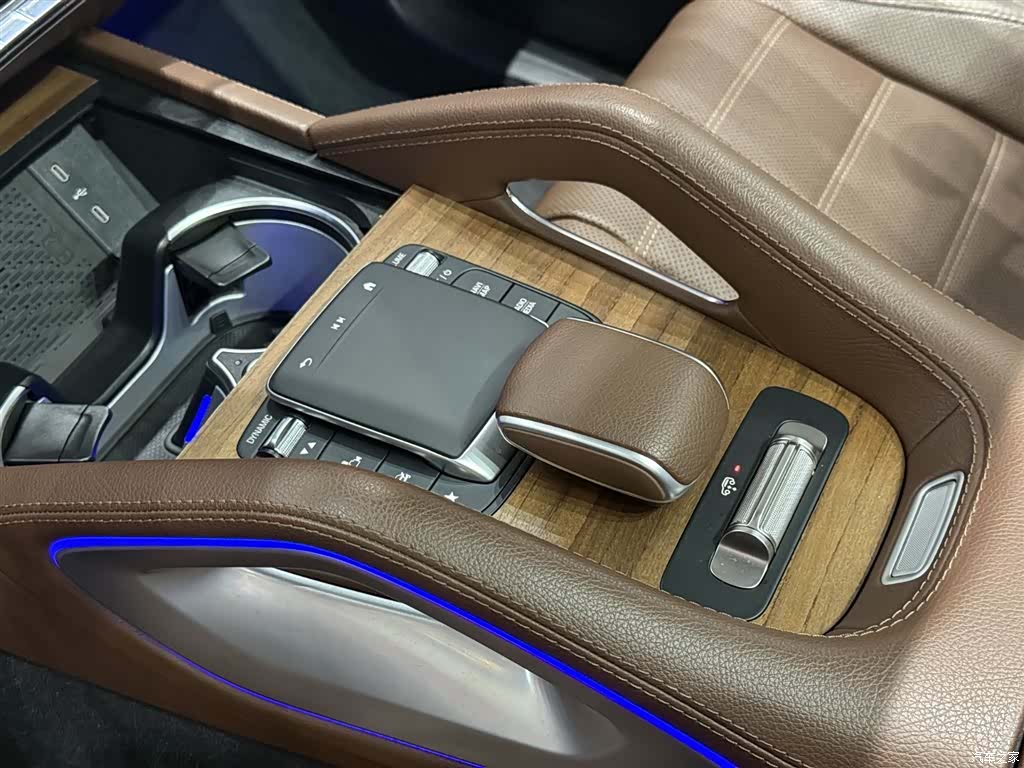 Mercedes-Benz GLS, 2024 21