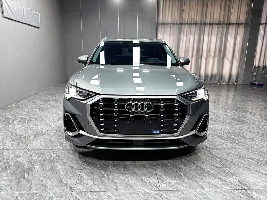 Audi Q3, 2023 2
