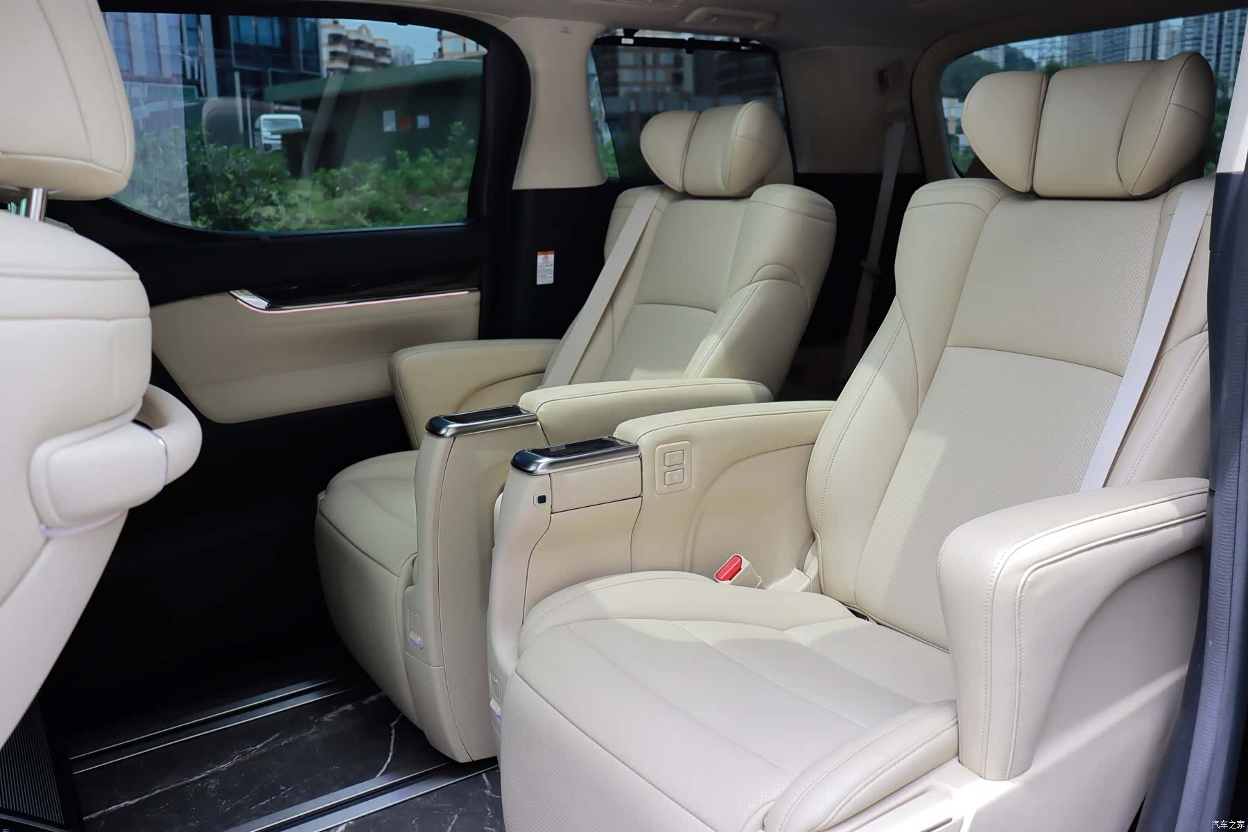 Toyota Alphard, 2017 8
