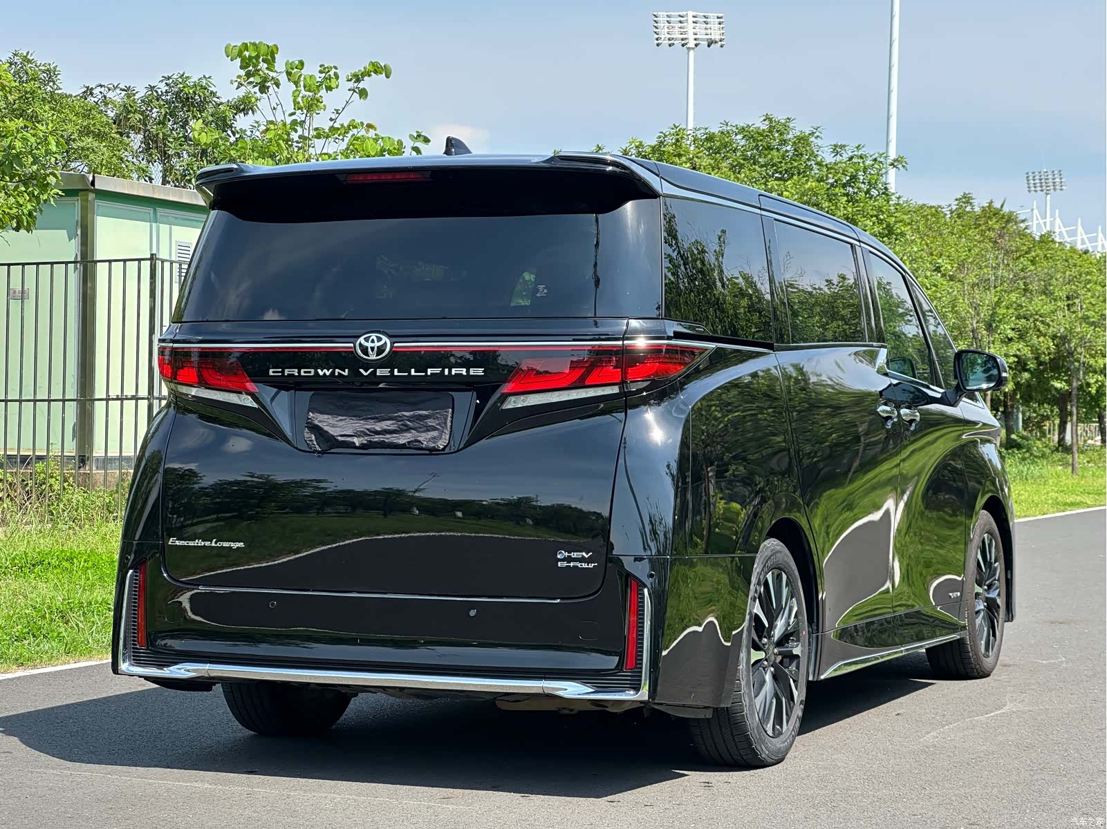 Toyota Alphard, 2024 6
