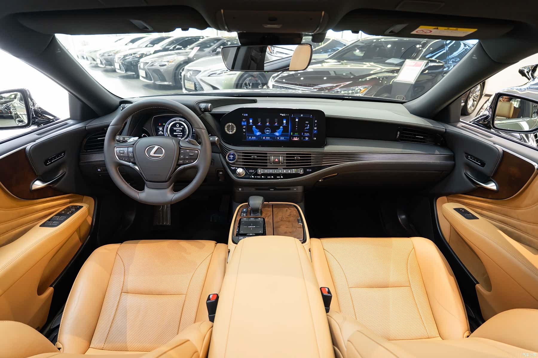 Lexus LS, 2022 13