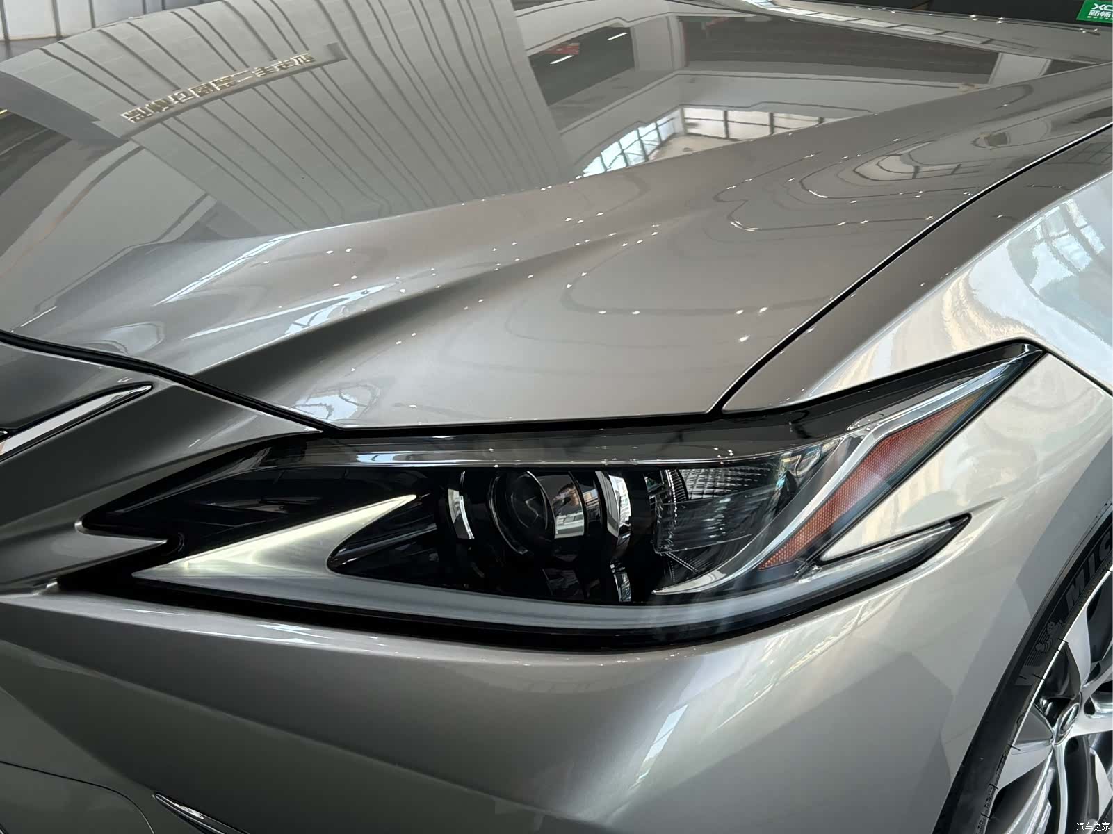 Lexus ES, 2019 22