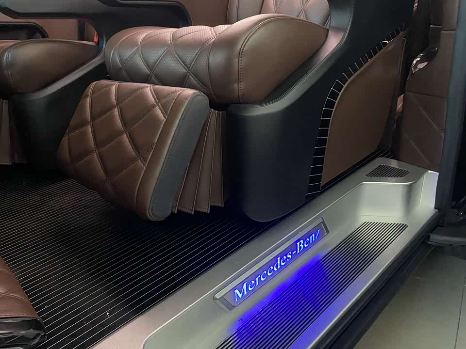 Mercedes-Benz V-class