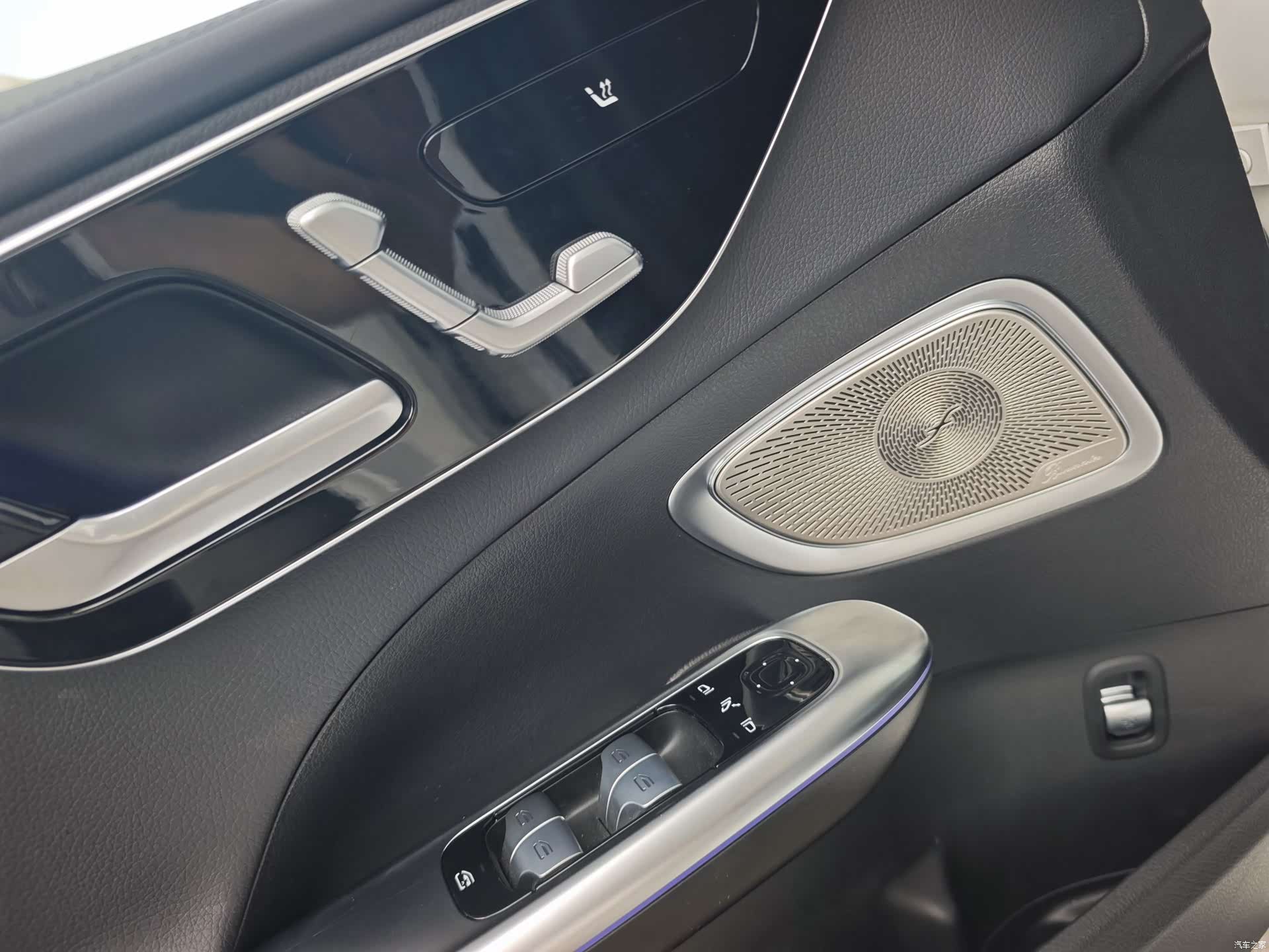Mercedes-Benz C-Class, 2024 11