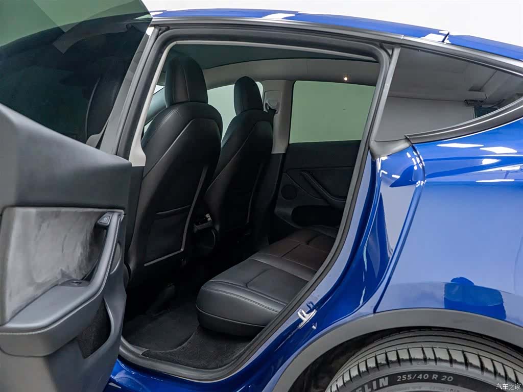 Tesla Model Y, 2022 18