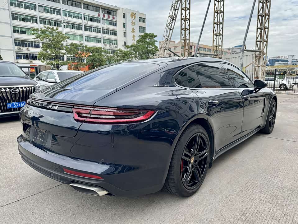 Porsche Panamera