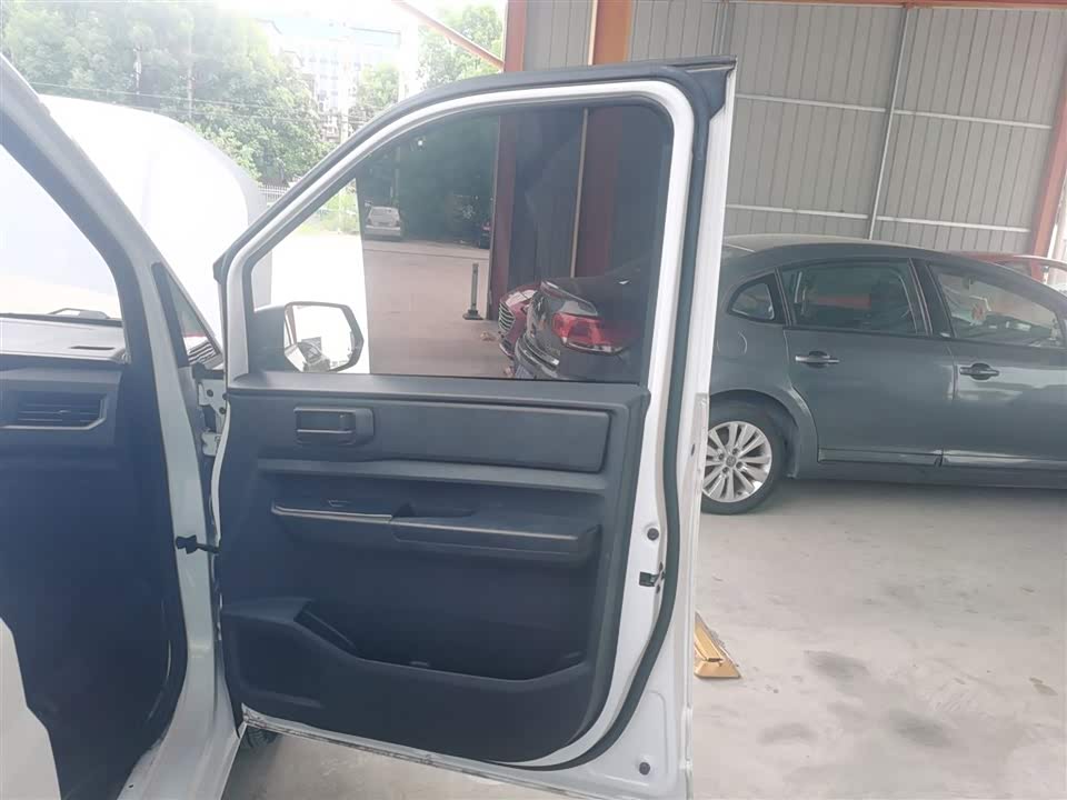 Wuling Wuling Hongguang PLUS