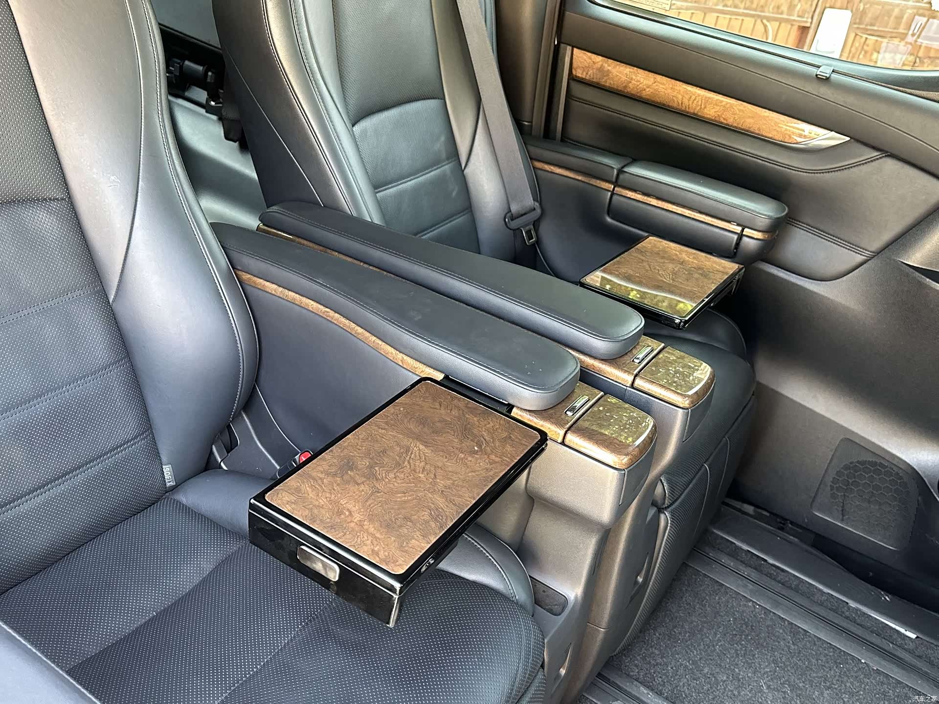 Toyota Alphard, 2017 28
