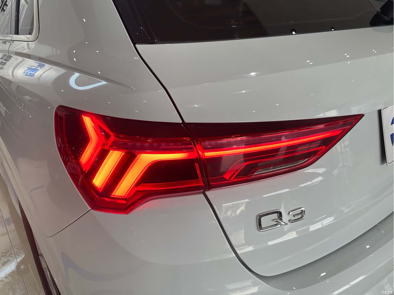 Audi Q3, 2019 9