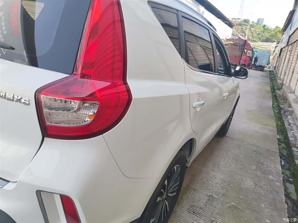 Geely X6, 2016 8