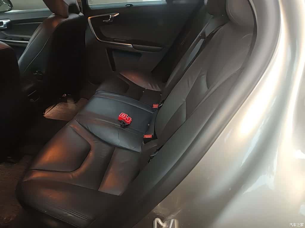 Volvo S60, 2014 15