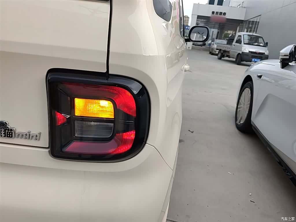 Geely Panda, 2025 8