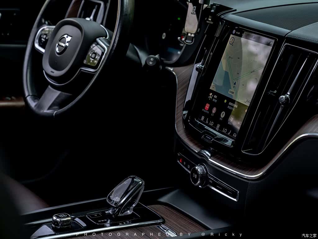 Volvo XC60, 2022 все фото