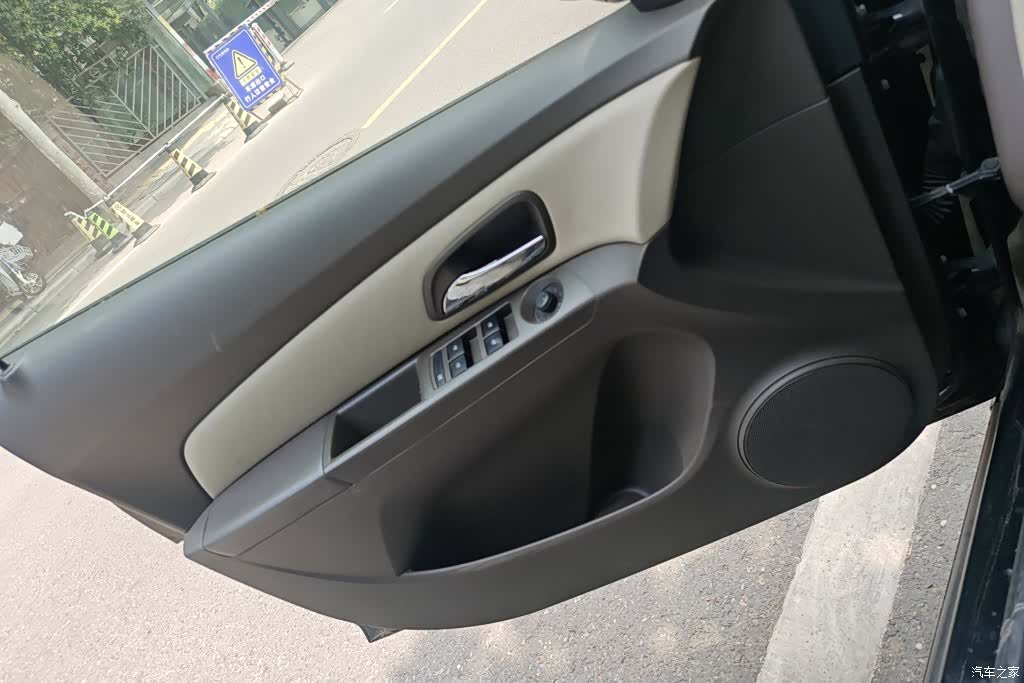 Chevrolet SE, 2015 7