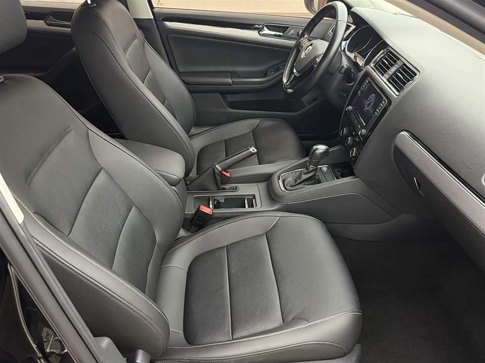 Volkswagen Sagitar Volkswagen Sagitar