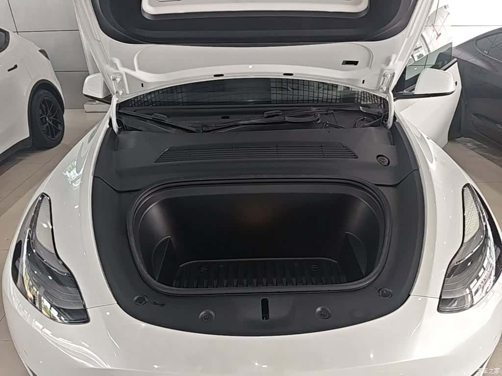 Tesla Model Y, 2022 20