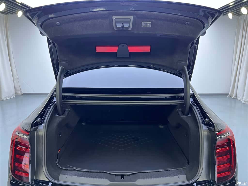 Hongqi H9, 2025 31