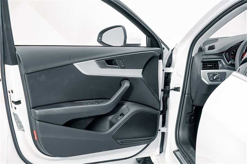 Audi A4L, 2020 15