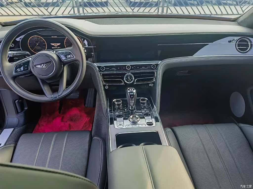 Bentley Flying Spur, 2023 8