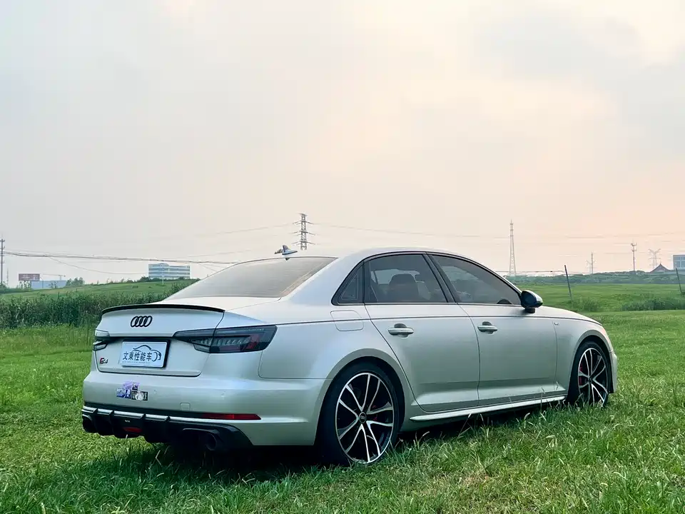 Audi S4