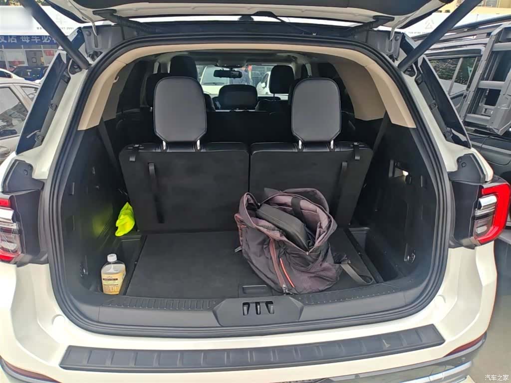 Ford Explorer, 2024 19