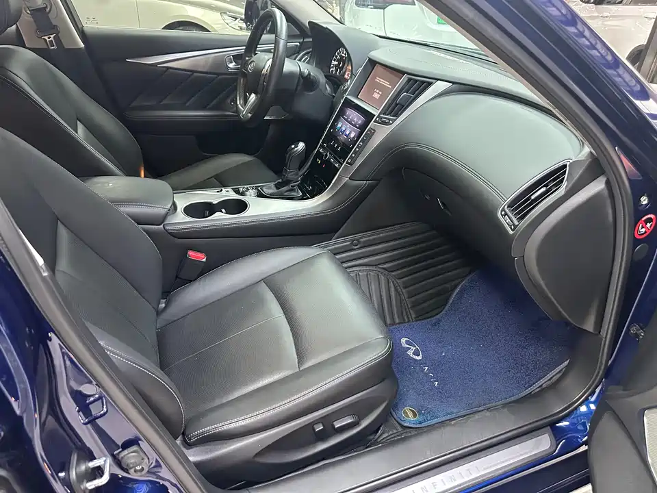 Infiniti Q50L