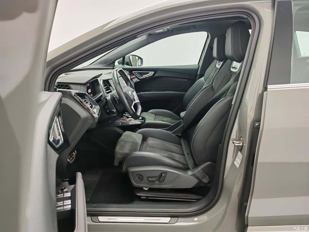Audi Q4 e-tron, 2024 10