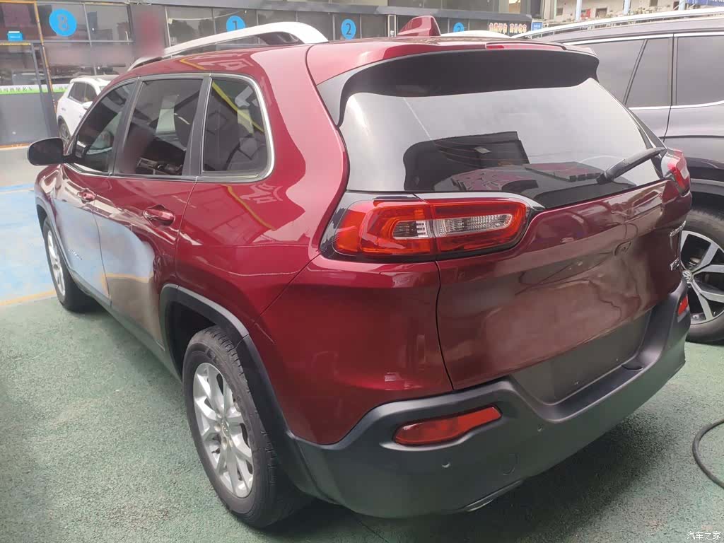 Jeep Cherokee, 2016 23