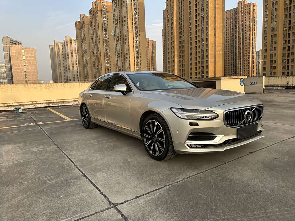 Volvo S90